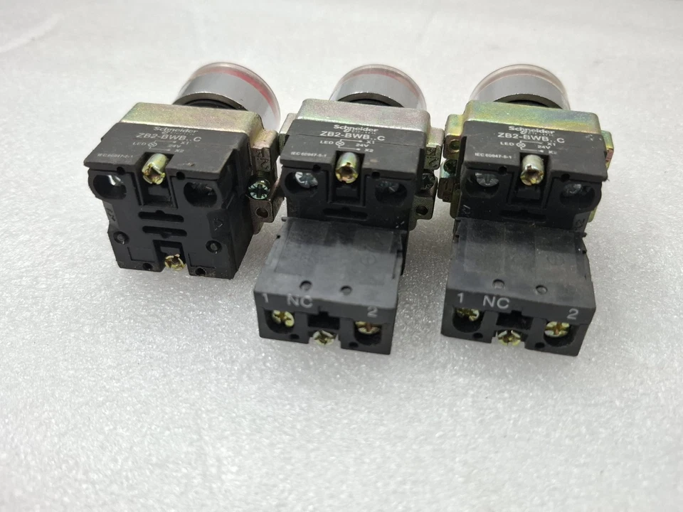 Lot Of 3 Pcs Schneider ZB2-BWB..C Flush Button Red ZB2-BE102C